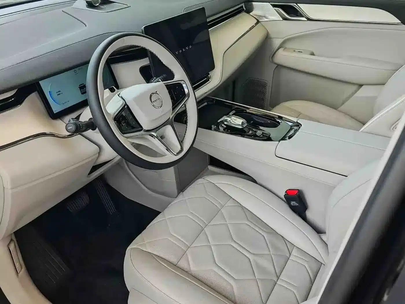 Volvo EM90 2025 Ultra 6-seater — миниатюра 7