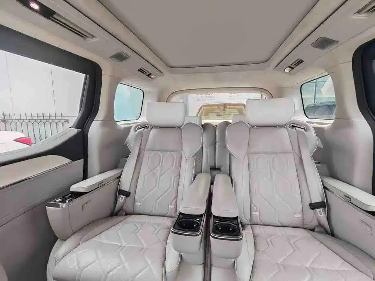 Volvo EM90 2025 Ultra 6-seater — миниатюра 9