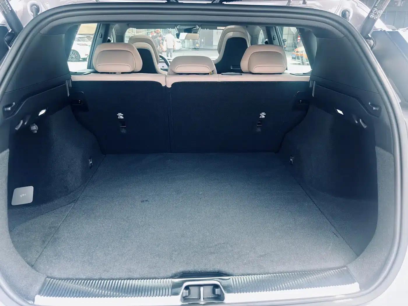 2026 Volvo XC70 Plug-in Hybrid, All-Wheel Drive, Long Range Core — миниатюра 14