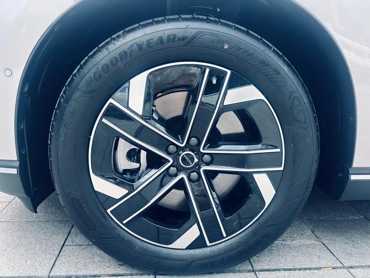 2026 Volvo XC70 Plug-in Hybrid, All-Wheel Drive, Long Range Core — миниатюра 15