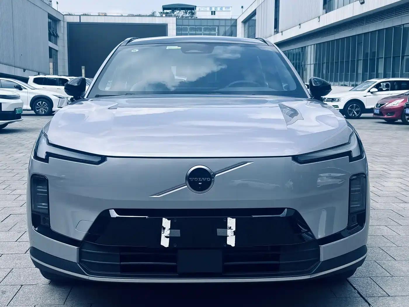 2026 Volvo XC70 Plug-in Hybrid, All-Wheel Drive, Long Range Core — миниатюра 7