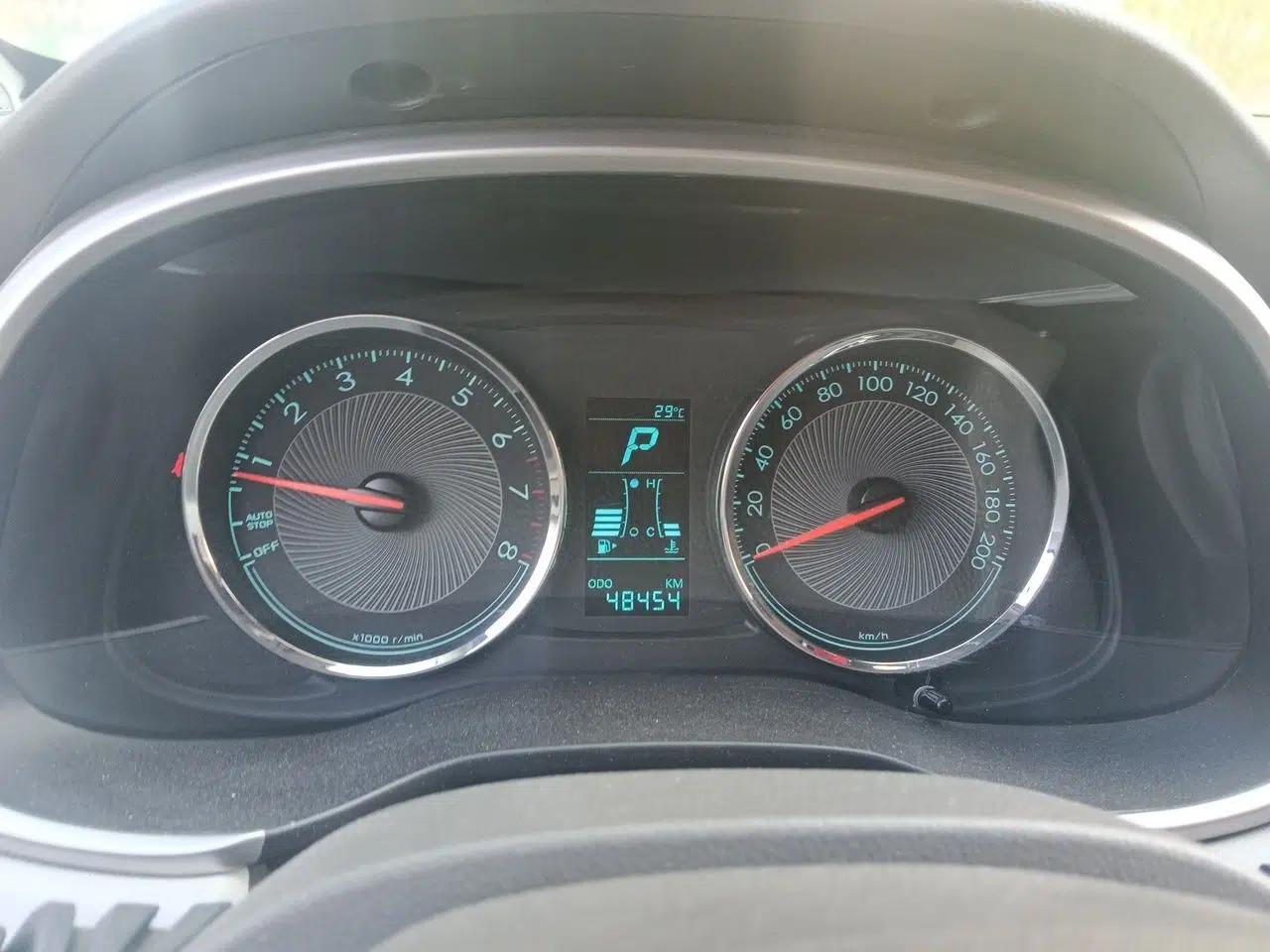 Chevrolet Lova RV 2016 1.5L Automatic Comfort Edition — миниатюра 11