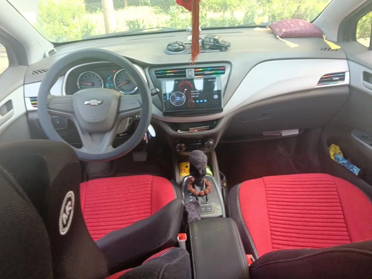 Chevrolet Lova RV 2016 1.5L Automatic Comfort Edition — миниатюра 9