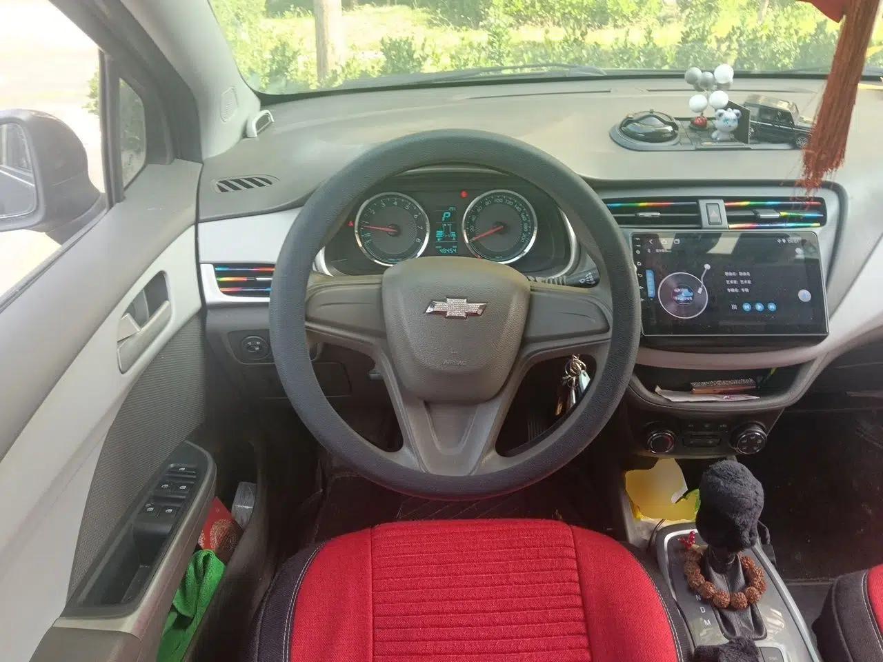 Chevrolet Lova RV 2016 1.5L Automatic Comfort Edition — миниатюра 10