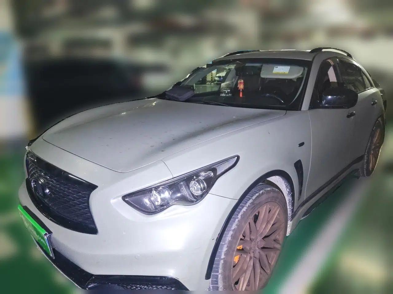 Infiniti QX70 2013 3.7L Standard Edition — миниатюра 1