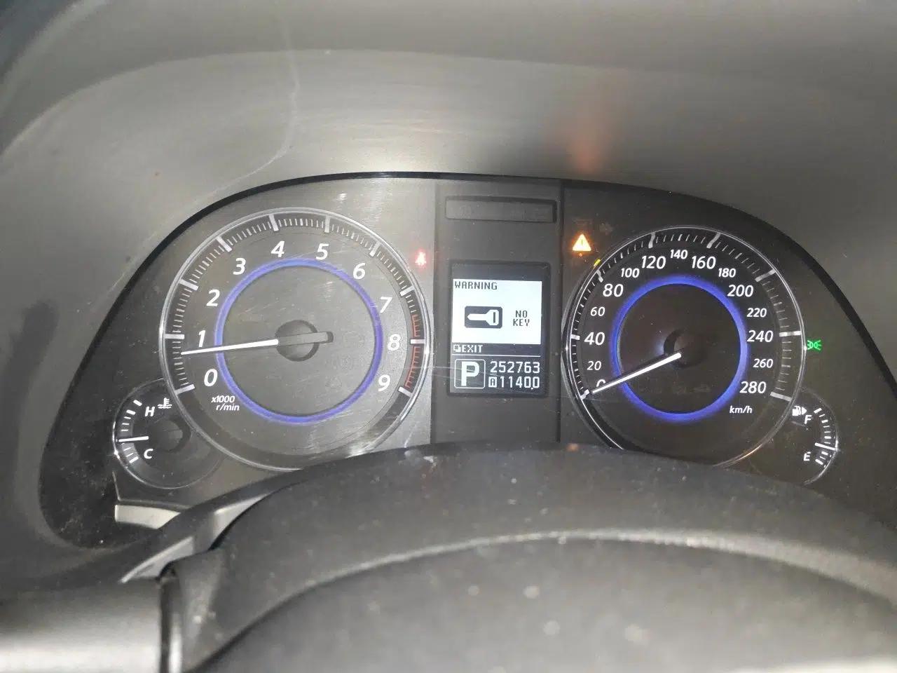 Infiniti QX70 2013 3.7L Standard Edition — миниатюра 11