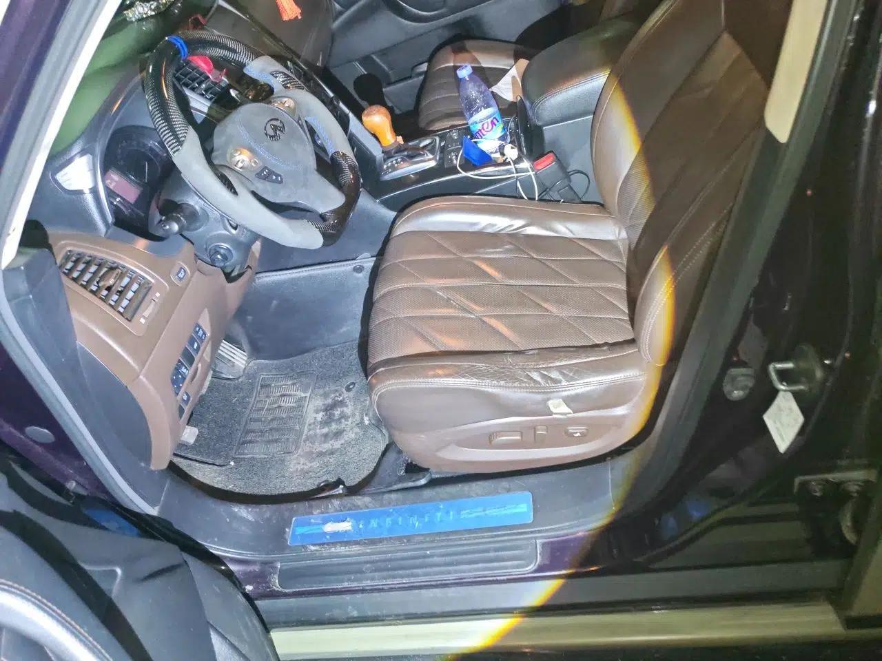 Infiniti QX70 2013 3.7L Standard Edition — миниатюра 15