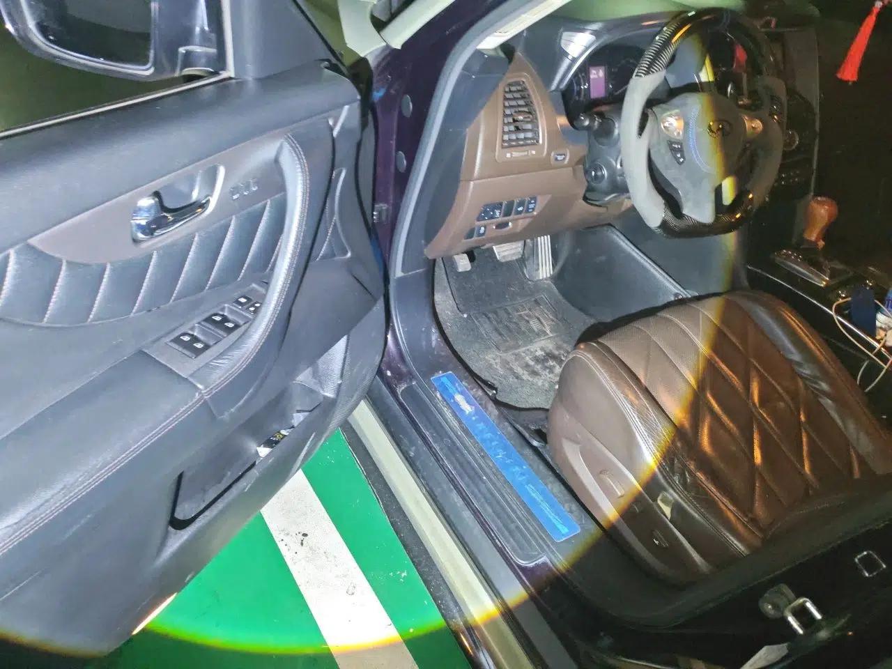 Infiniti QX70 2013 3.7L Standard Edition — миниатюра 16