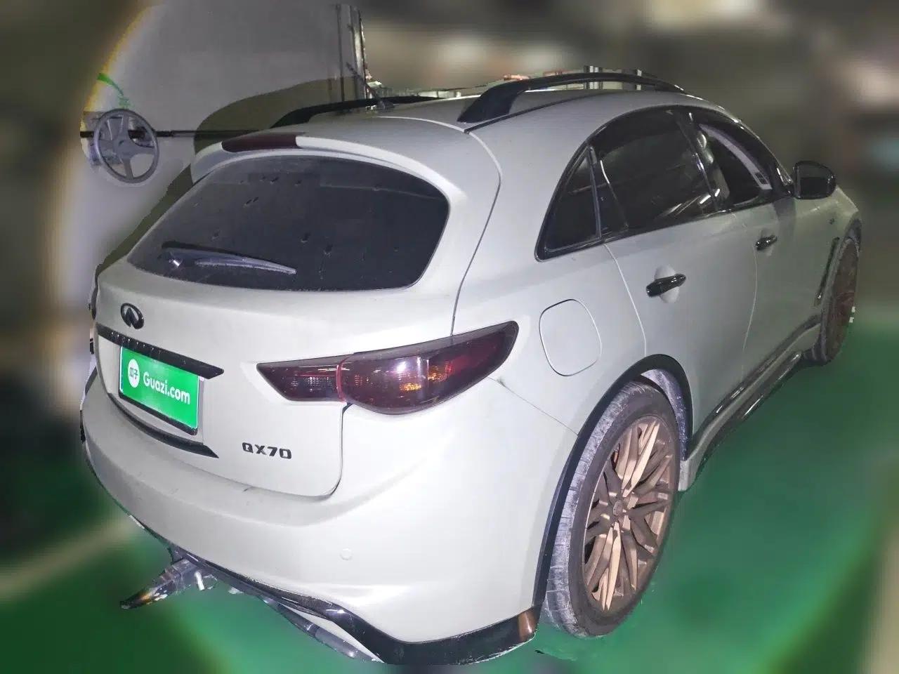 Infiniti QX70 2013 3.7L Standard Edition — миниатюра 6