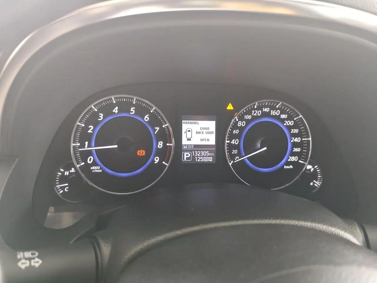 Infiniti QX70 2015 3.7L Shadow Edition — миниатюра 11