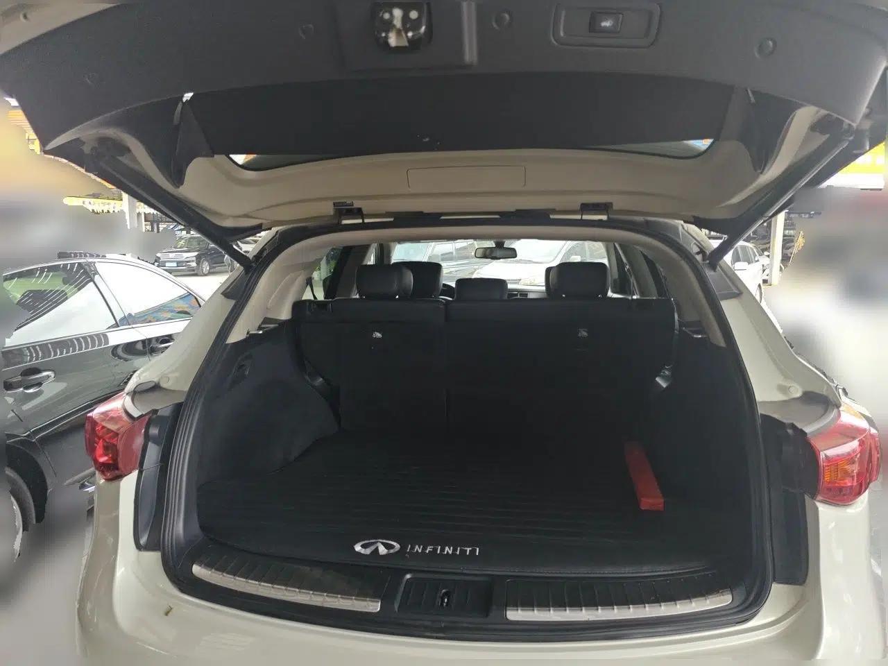 Infiniti QX70 2015 3.7L Shadow Edition — миниатюра 19