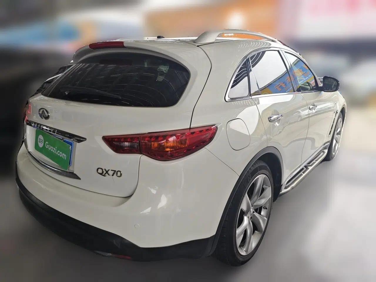 Infiniti QX70 2015 3.7L Shadow Edition — миниатюра 6