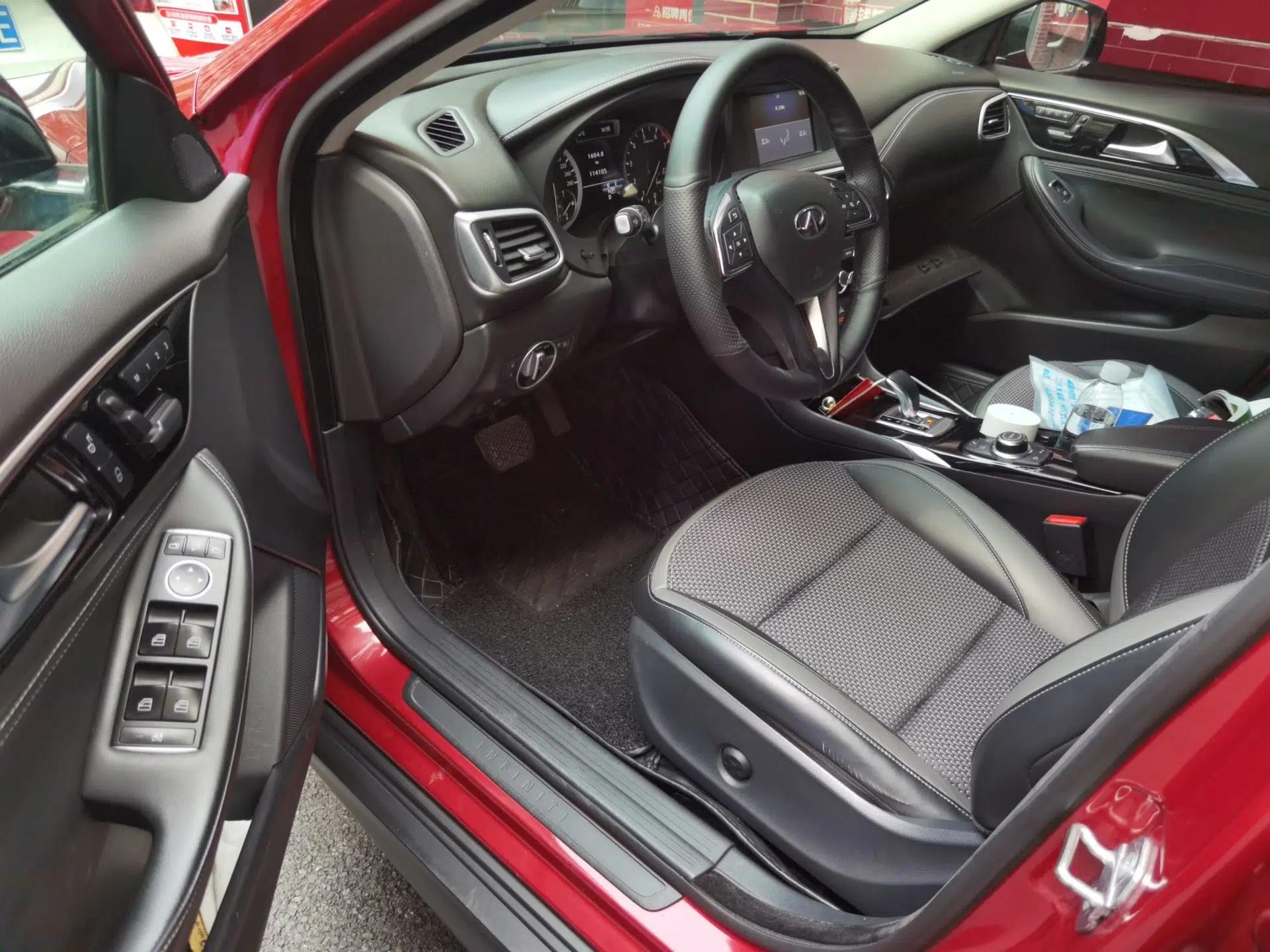 Infiniti QX30 2018 1.6T Two-Wheel Drive Sport Edition — миниатюра 13