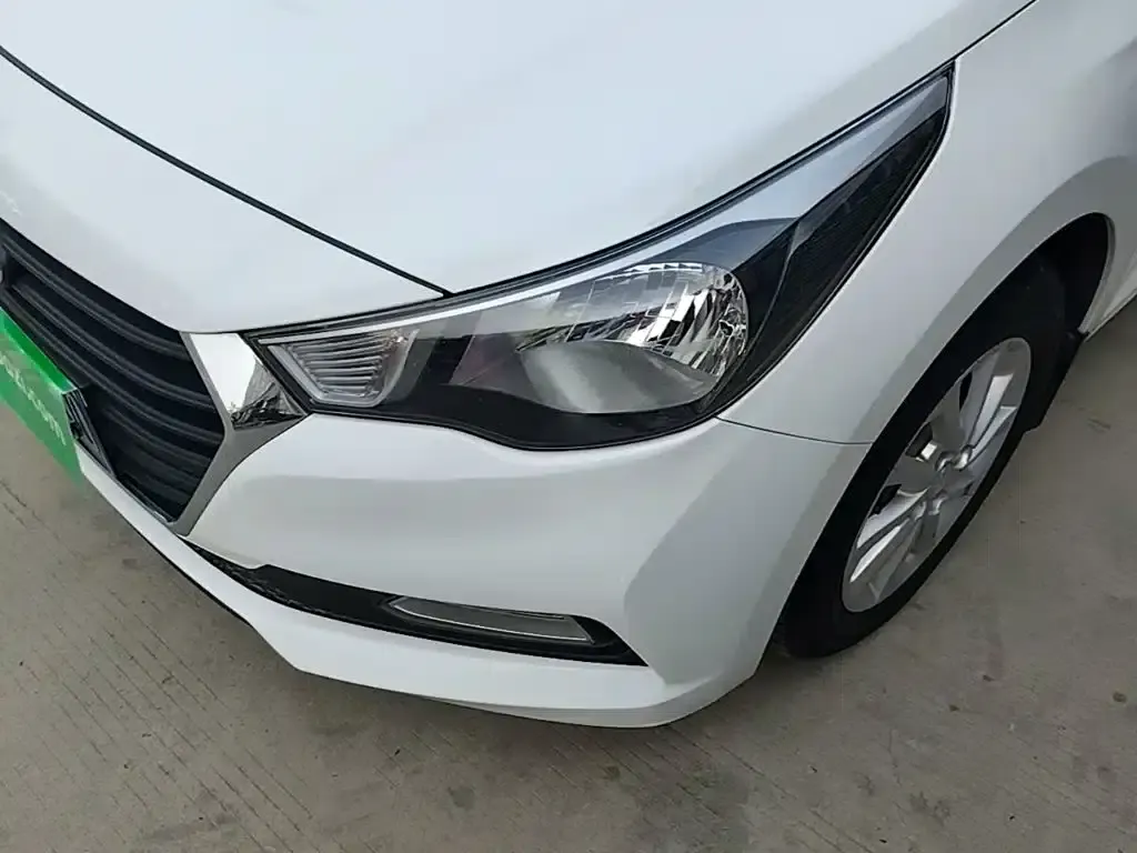 2016 Hyundai Verna 1.4L Manual GLS Cool Edition — миниатюра 24
