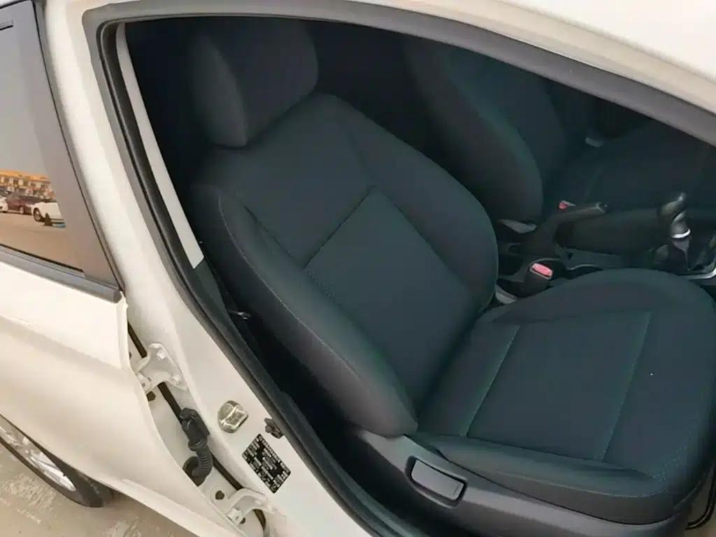 2016 Hyundai Verna 1.4L Manual GLS Cool Edition — миниатюра 25