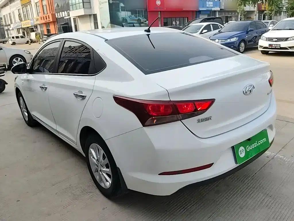 2016 Hyundai Verna 1.4L Manual GLS Cool Edition — миниатюра 5