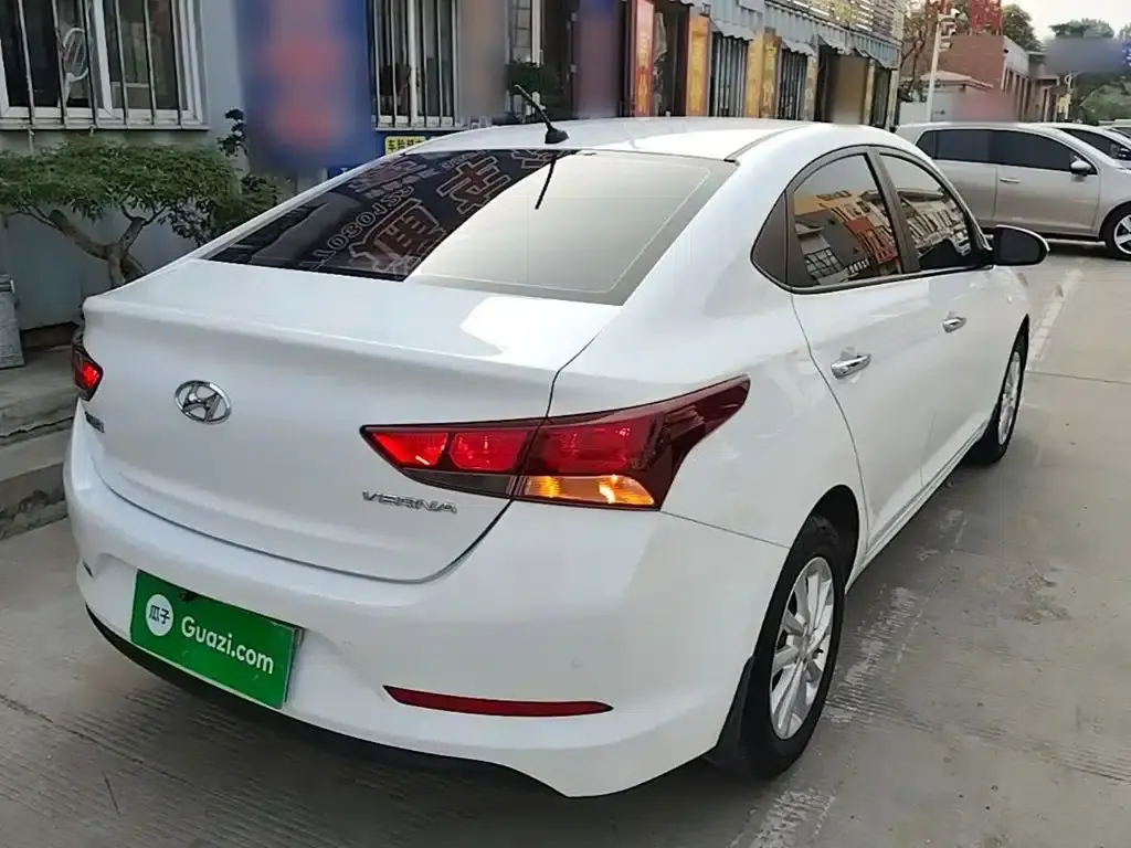 2016 Hyundai Verna 1.4L Manual GLS Cool Edition — миниатюра 7