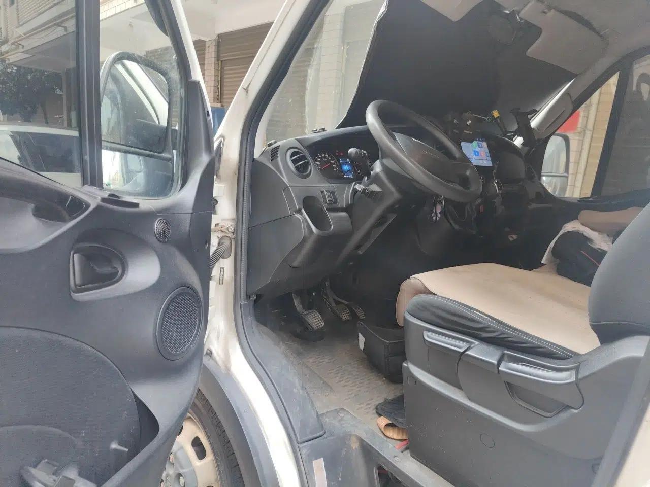 Iveco Eurocargo 2021 2.0T Manual Super-Rui Long Wheelbase Short Overhang High Roof Manual Doors F1A — миниатюра 16
