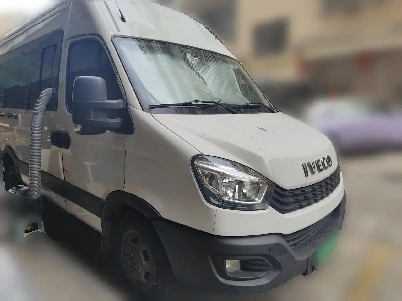 Iveco Eurocargo 2021 2.0T Manual Super-Rui Long Wheelbase Short Overhang High Roof Manual Doors F1A — миниатюра 3