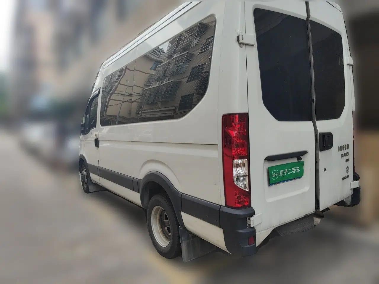 Iveco Eurocargo 2021 2.0T Manual Super-Rui Long Wheelbase Short Overhang High Roof Manual Doors F1A — миниатюра 4