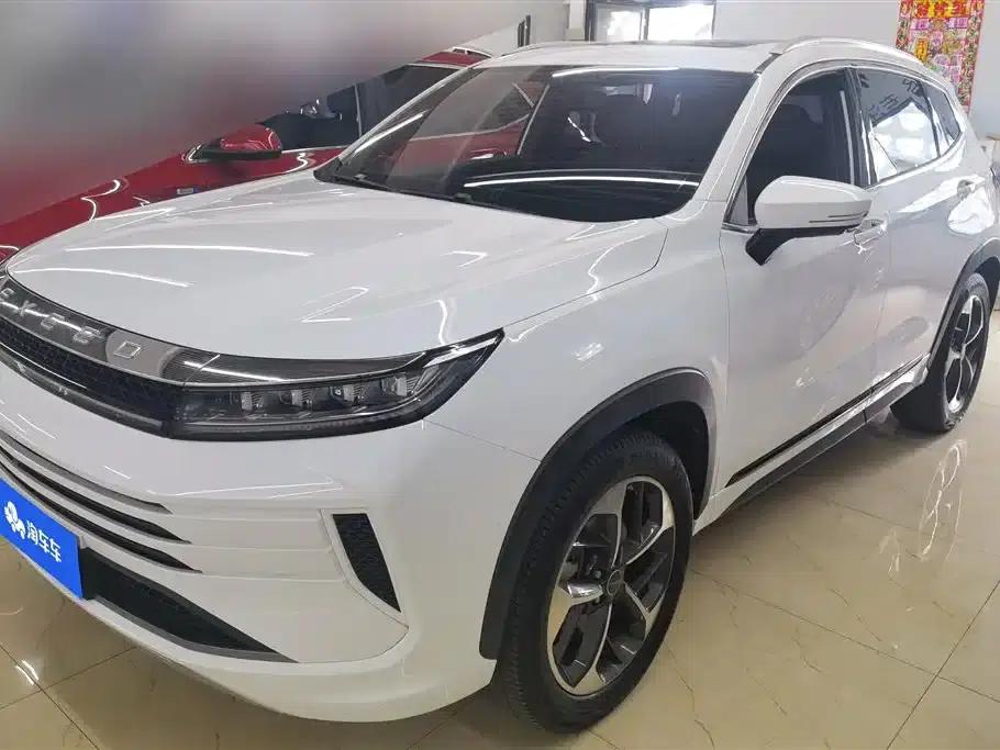 2022 Exeed Chasing Wind Versailles Edition 1.6T DCT Wind Chasing Edition — миниатюра 1
