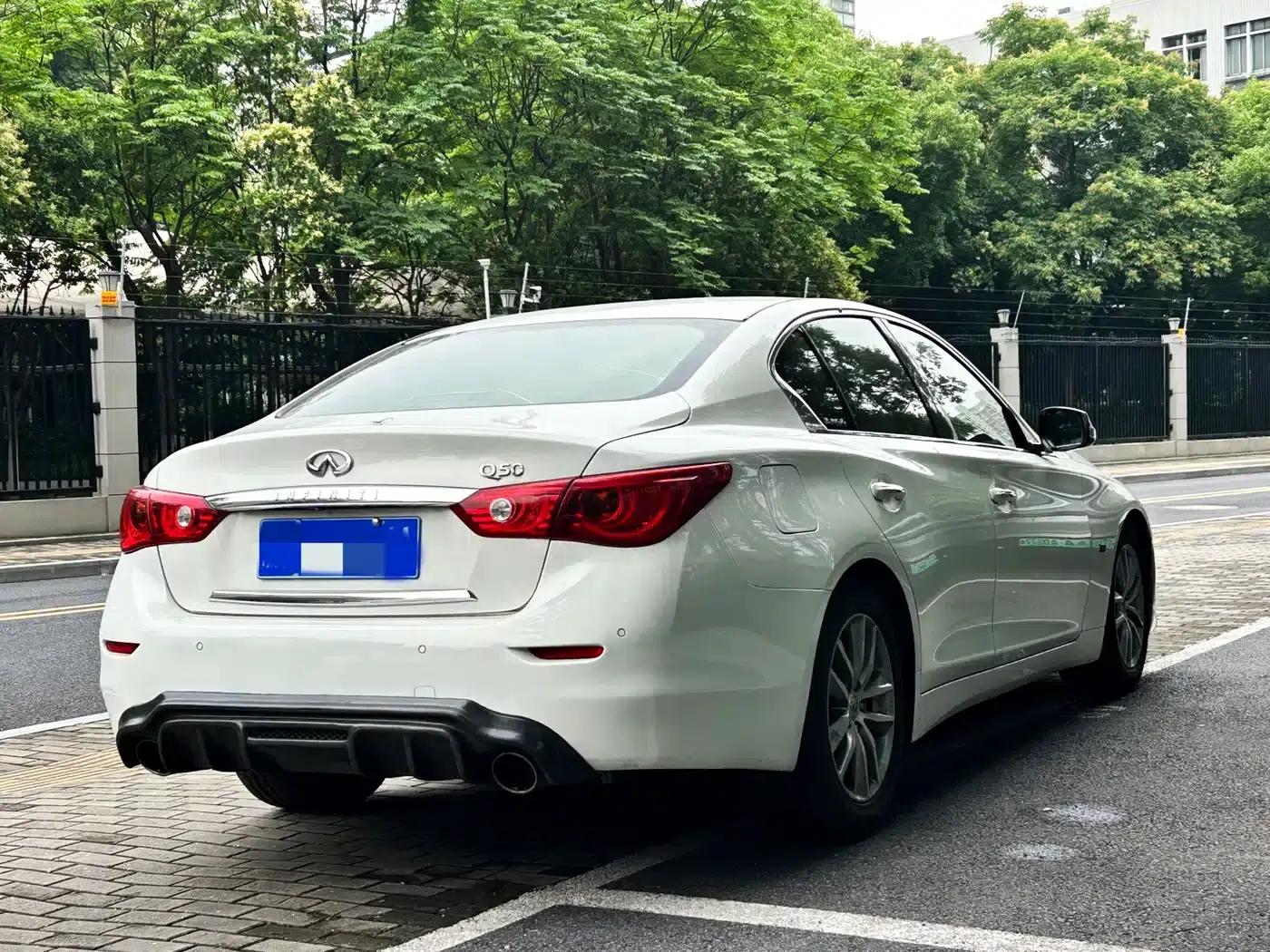 Infiniti Q50 2014 3.7L Comfort Edition — миниатюра 4