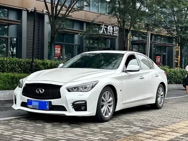 Infiniti Q50 2014 3.7L Comfort Edition