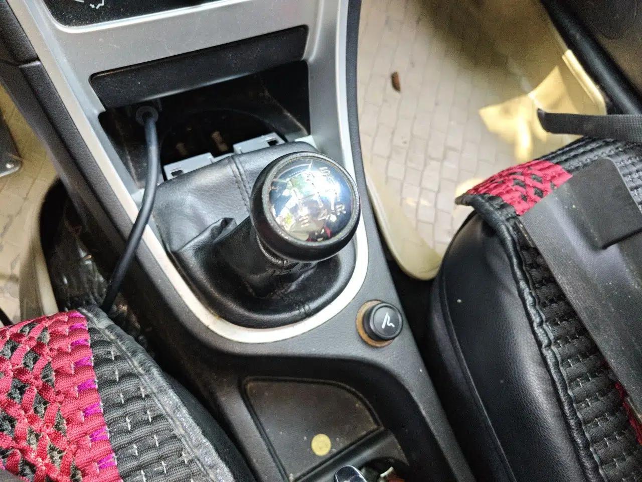 Peugeot 307 2010 Sedan 1.6L Manual Comfort Edition — миниатюра 14