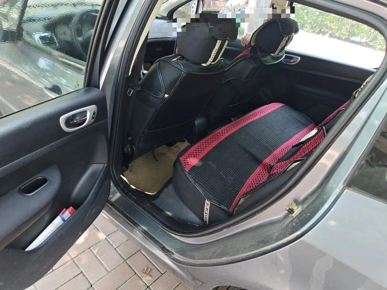 Peugeot 307 2010 Sedan 1.6L Manual Comfort Edition — миниатюра 17