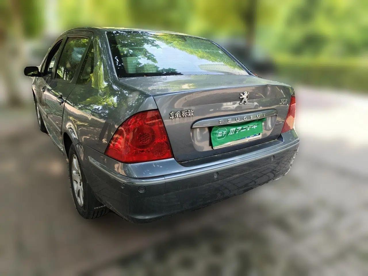 Peugeot 307 2010 Sedan 1.6L Manual Comfort Edition — миниатюра 4
