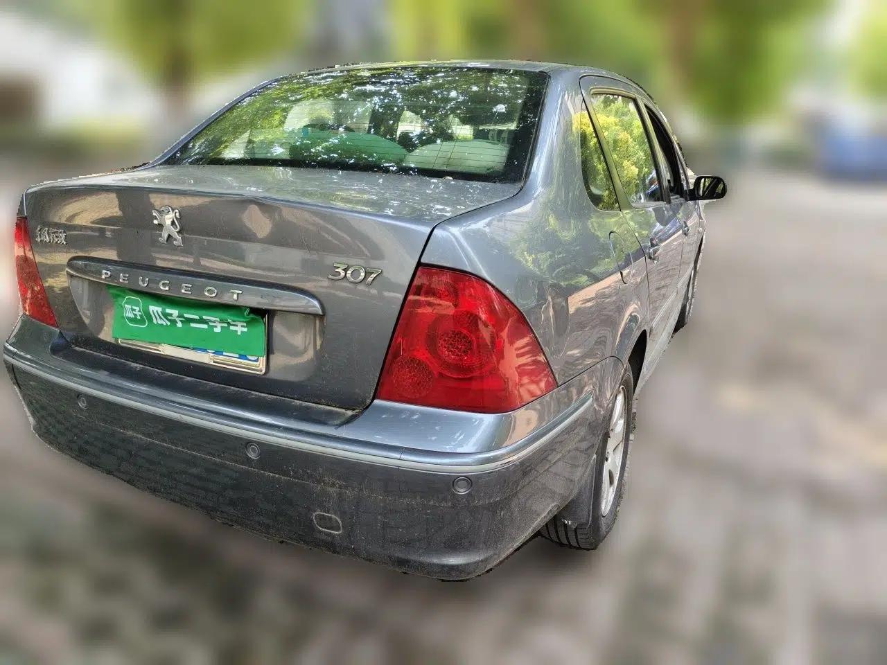 Peugeot 307 2010 Sedan 1.6L Manual Comfort Edition — миниатюра 6