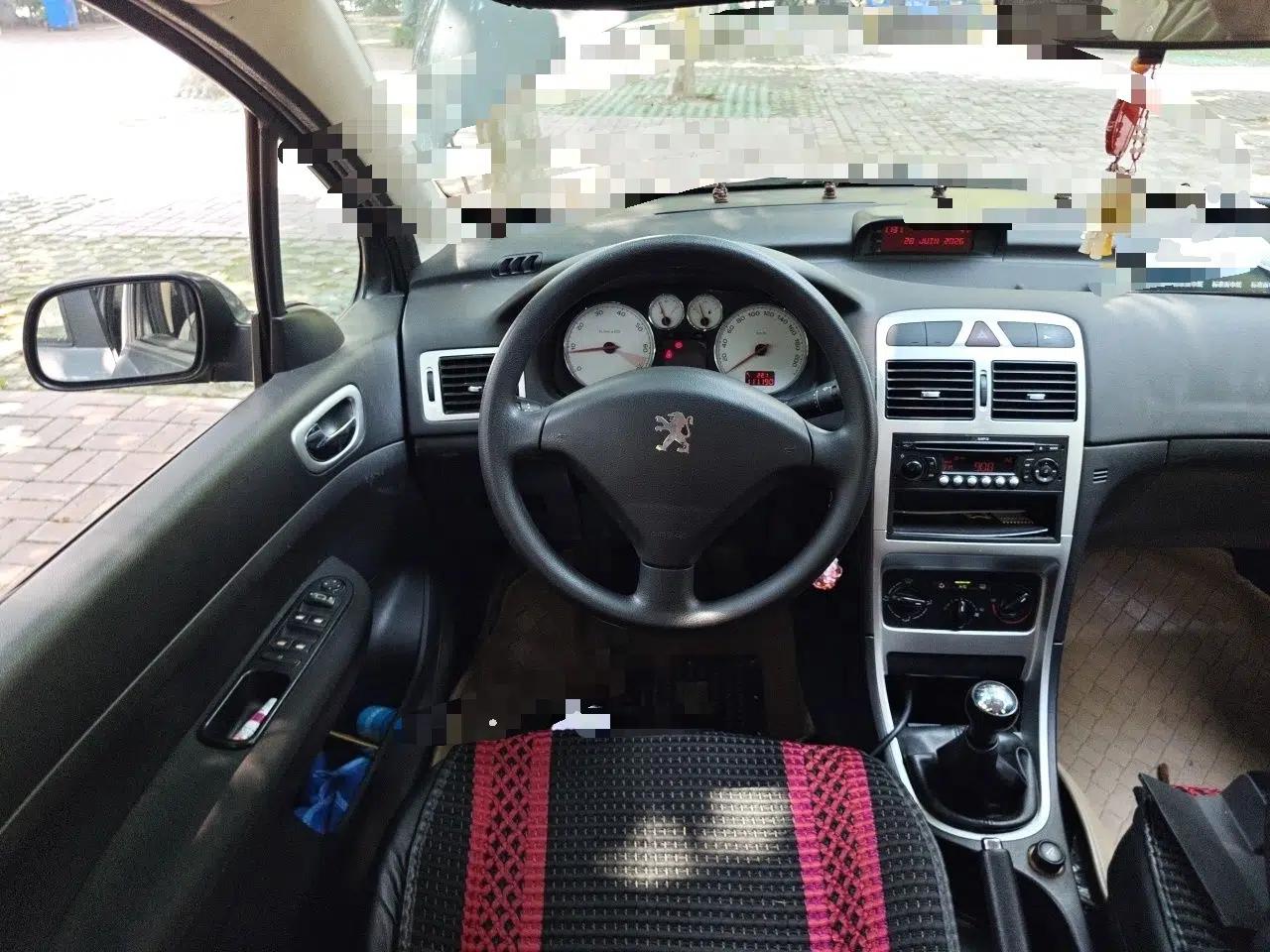 Peugeot 307 2010 Sedan 1.6L Manual Comfort Edition — миниатюра 10