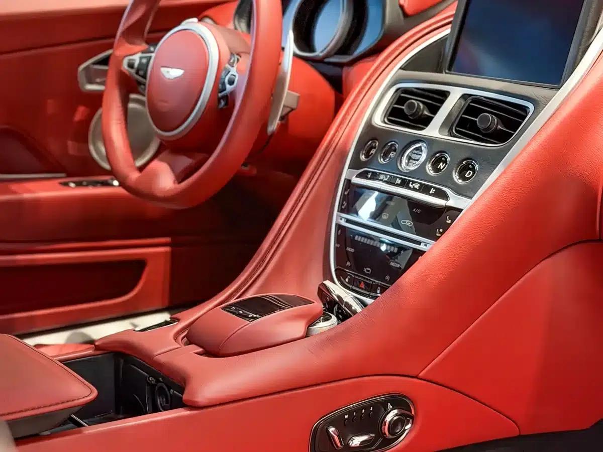 Aston Martin DB11 2020 4.0T V8 Coupe — миниатюра 13