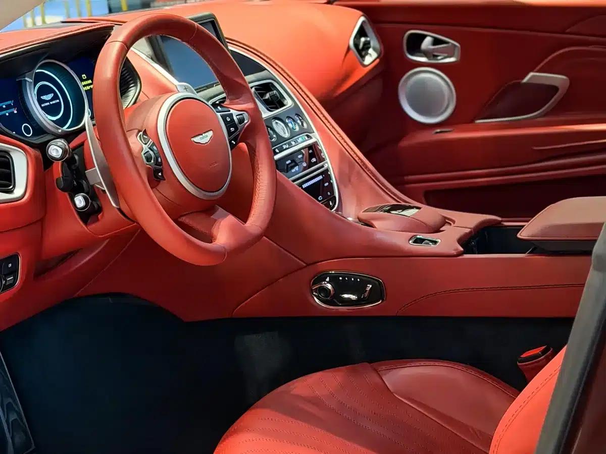 Aston Martin DB11 2020 4.0T V8 Coupe — миниатюра 14