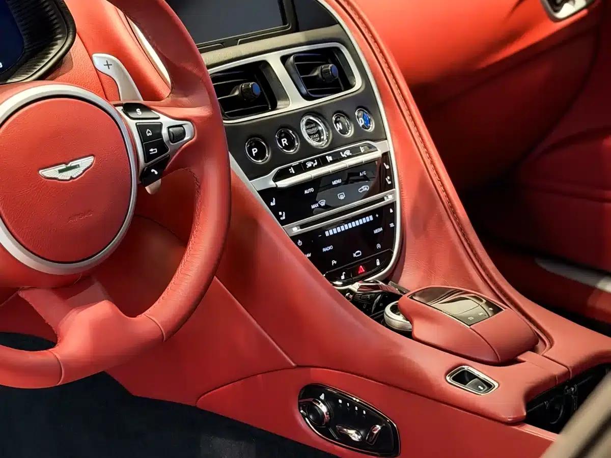 Aston Martin DB11 2020 4.0T V8 Coupe — миниатюра 15