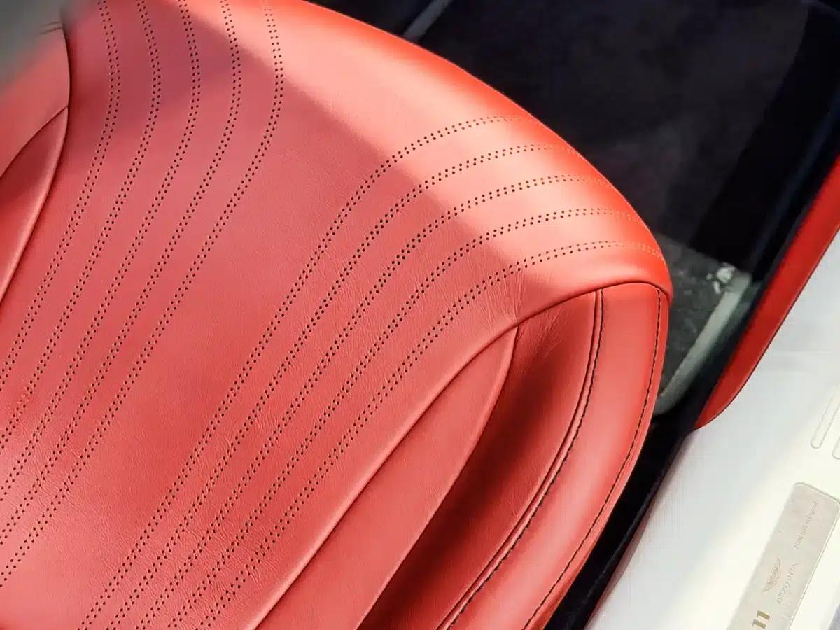 Aston Martin DB11 2020 4.0T V8 Coupe — миниатюра 17