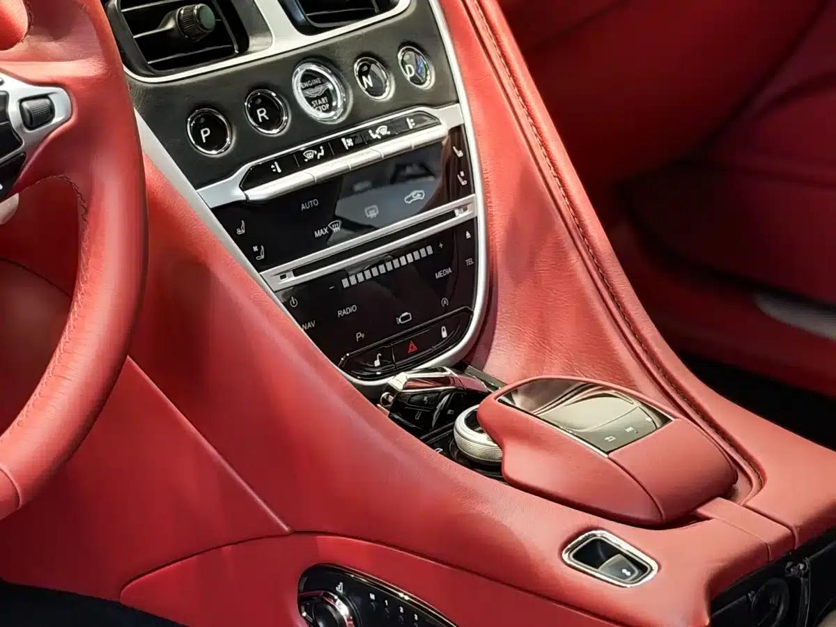 Aston Martin DB11 2020 4.0T V8 Coupe — миниатюра 18