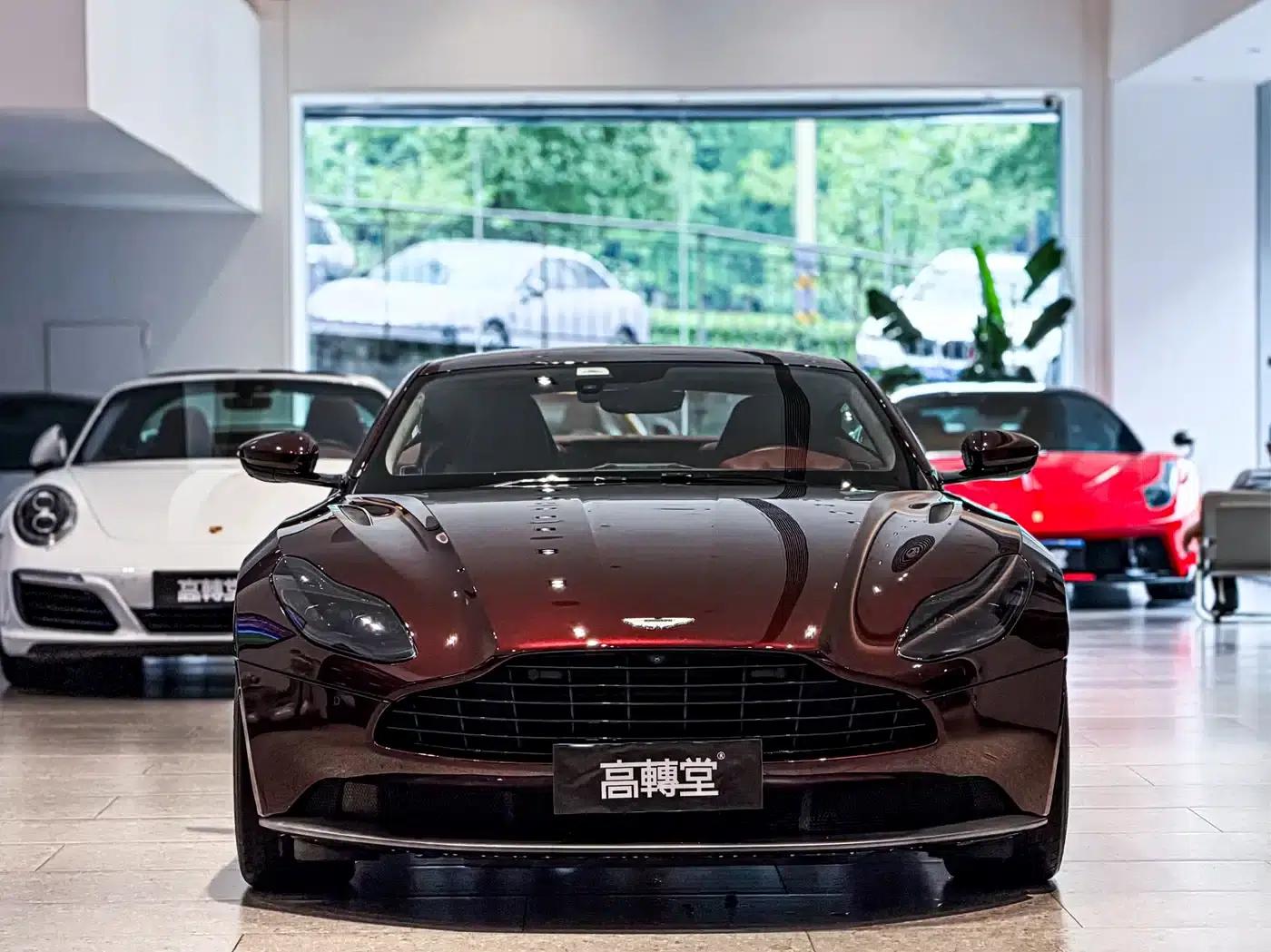 Aston Martin DB11 2020 4.0T V8 Coupe — миниатюра 3