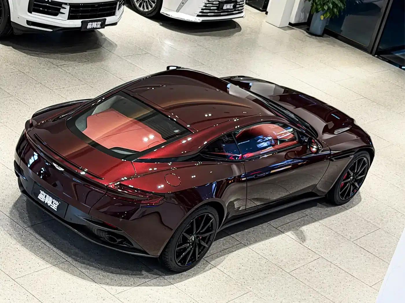 Aston Martin DB11 2020 4.0T V8 Coupe — миниатюра 7