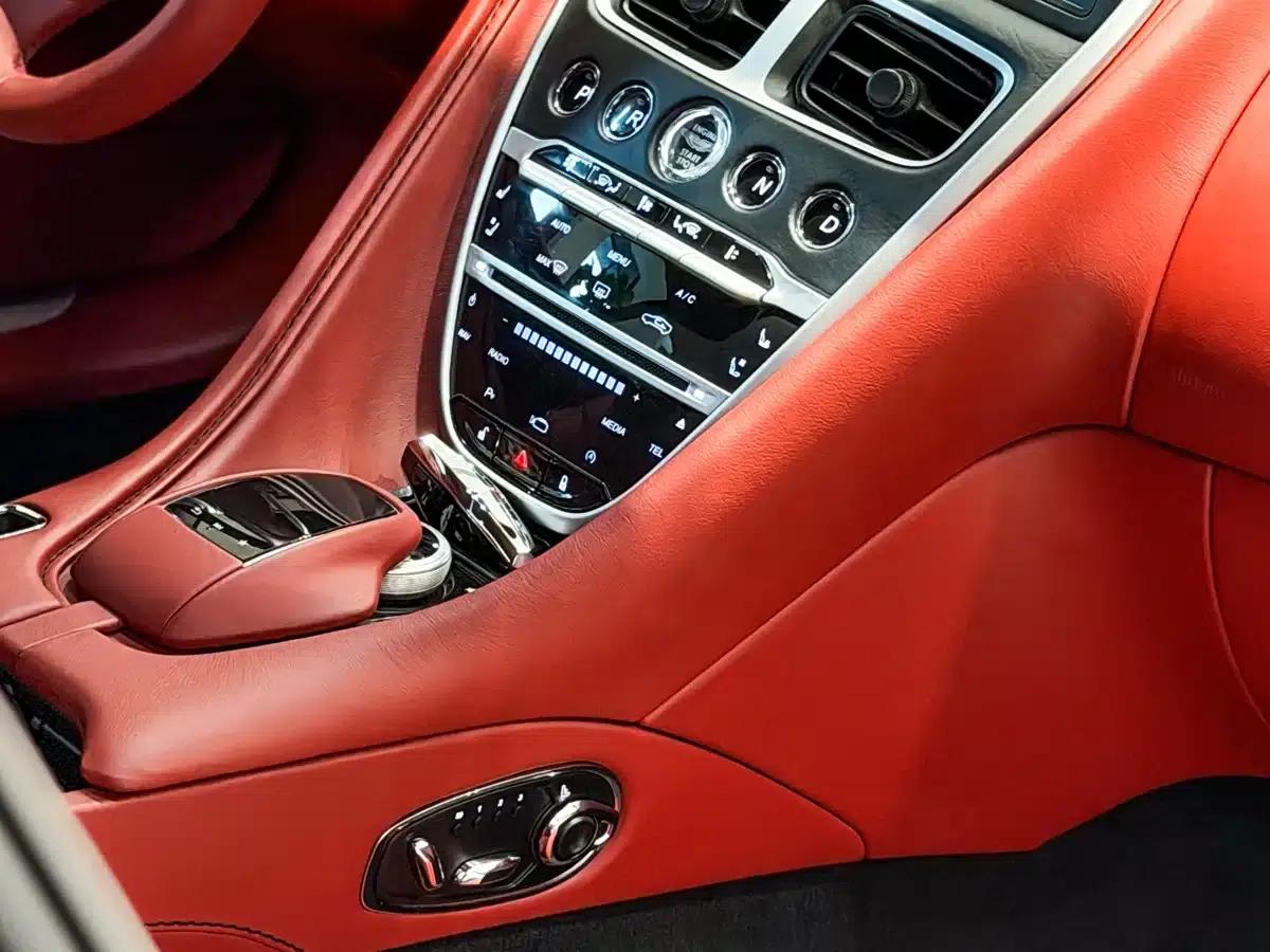 Aston Martin DB11 2020 4.0T V8 Coupe — миниатюра 9