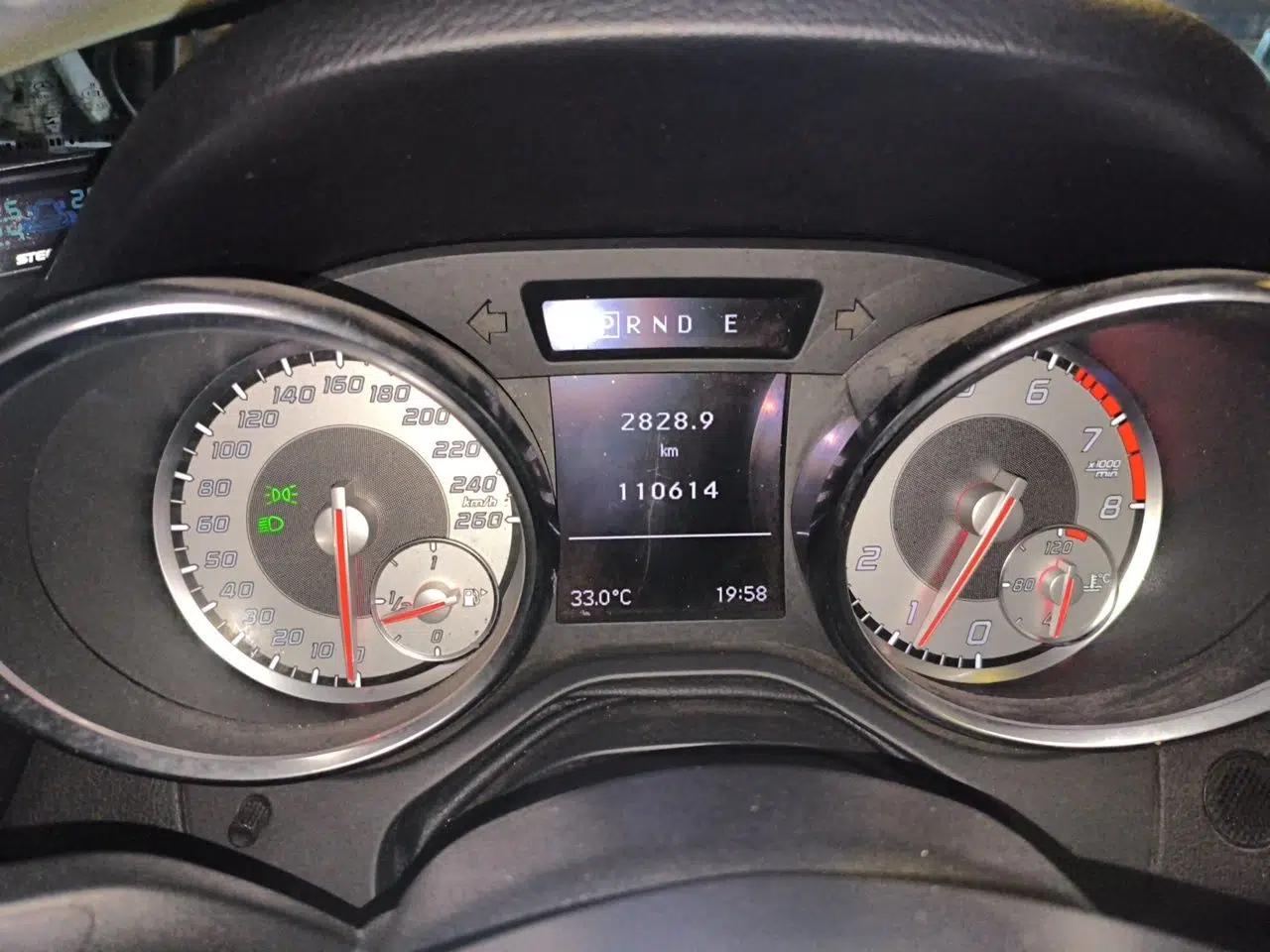 Mercedes-Benz SLK-Class 2011 SLK 200 Fashion Model — миниатюра 11