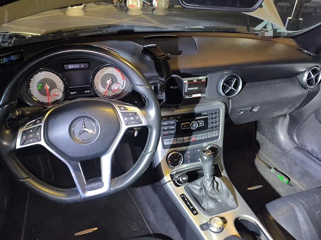 Mercedes-Benz SLK-Class 2011 SLK 200 Fashion Model — миниатюра 9
