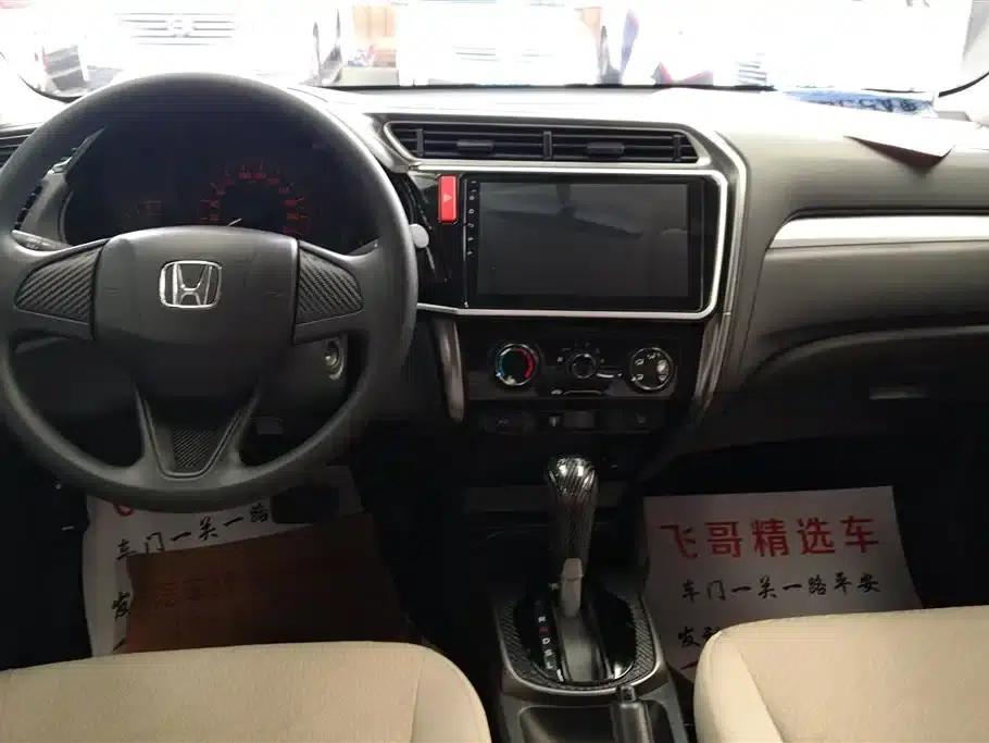 2016 Honda Greiz 1.5L CVT Classic Edition — миниатюра 12