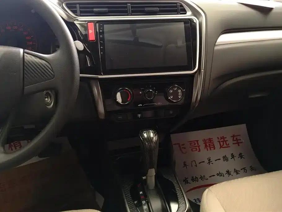 2016 Honda Greiz 1.5L CVT Classic Edition — миниатюра 13