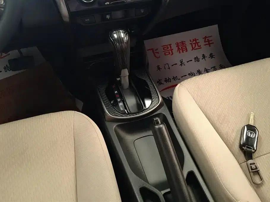 2016 Honda Greiz 1.5L CVT Classic Edition — миниатюра 16