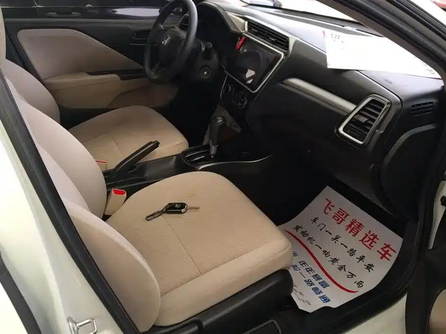 2016 Honda Greiz 1.5L CVT Classic Edition — миниатюра 8