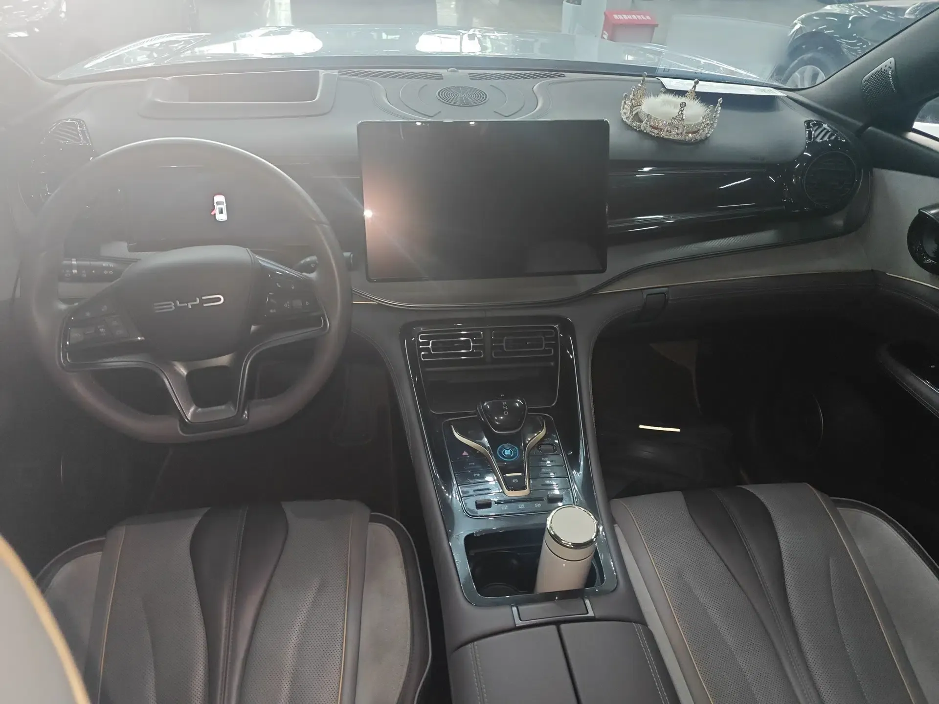 BYD Frigate 07 2023 DM-p 175 km Four-Wheel Drive Flagship Model — миниатюра 12