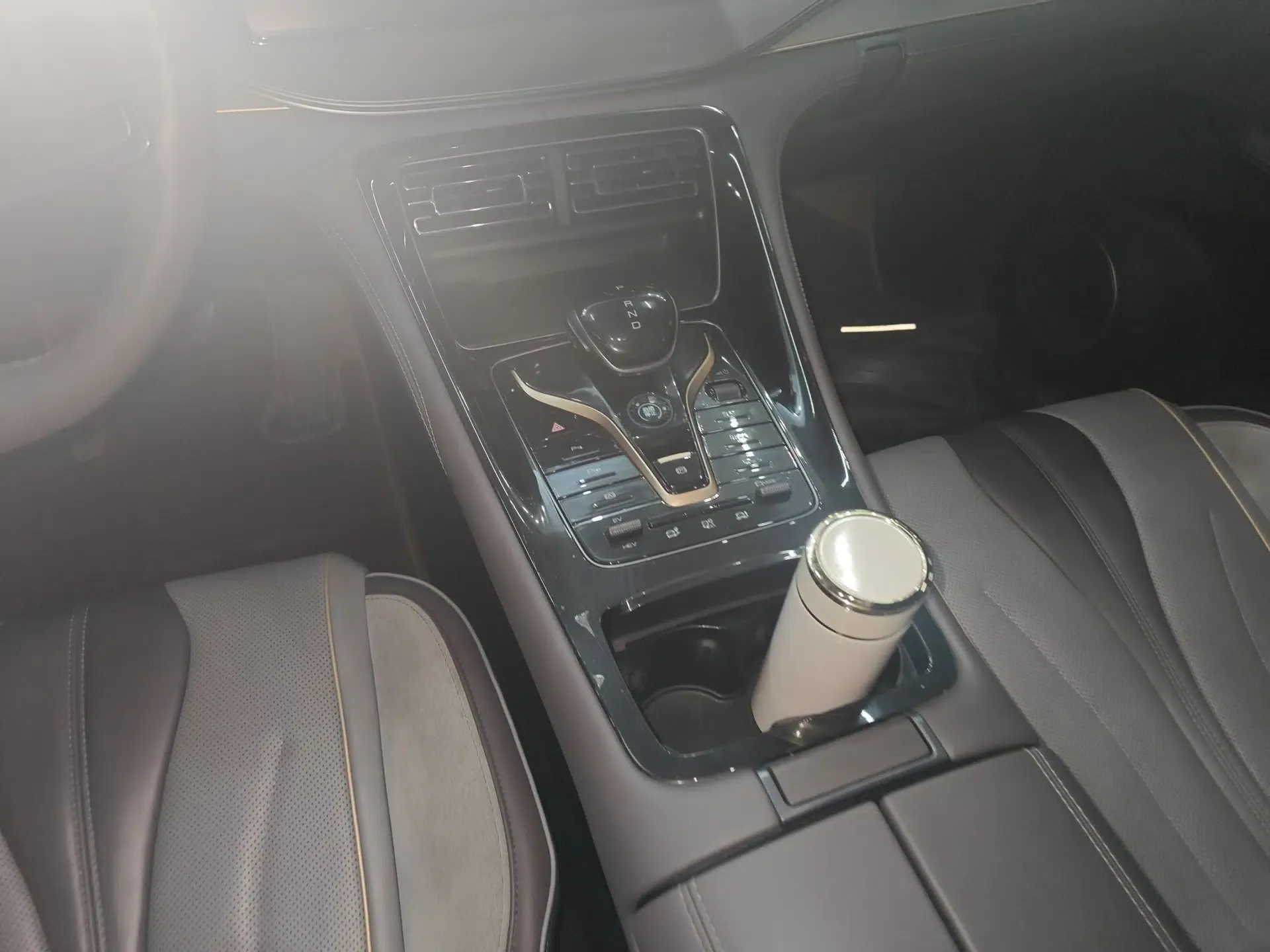 BYD Frigate 07 2023 DM-p 175 km Four-Wheel Drive Flagship Model — миниатюра 16