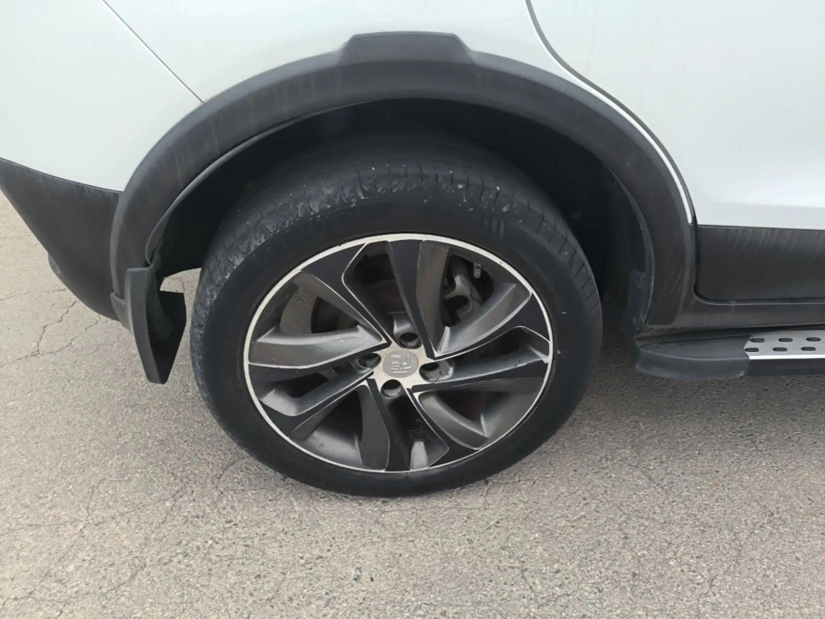 BYD Yuan 2017 1.5L Automatic Cool & Connected Model — миниатюра 11