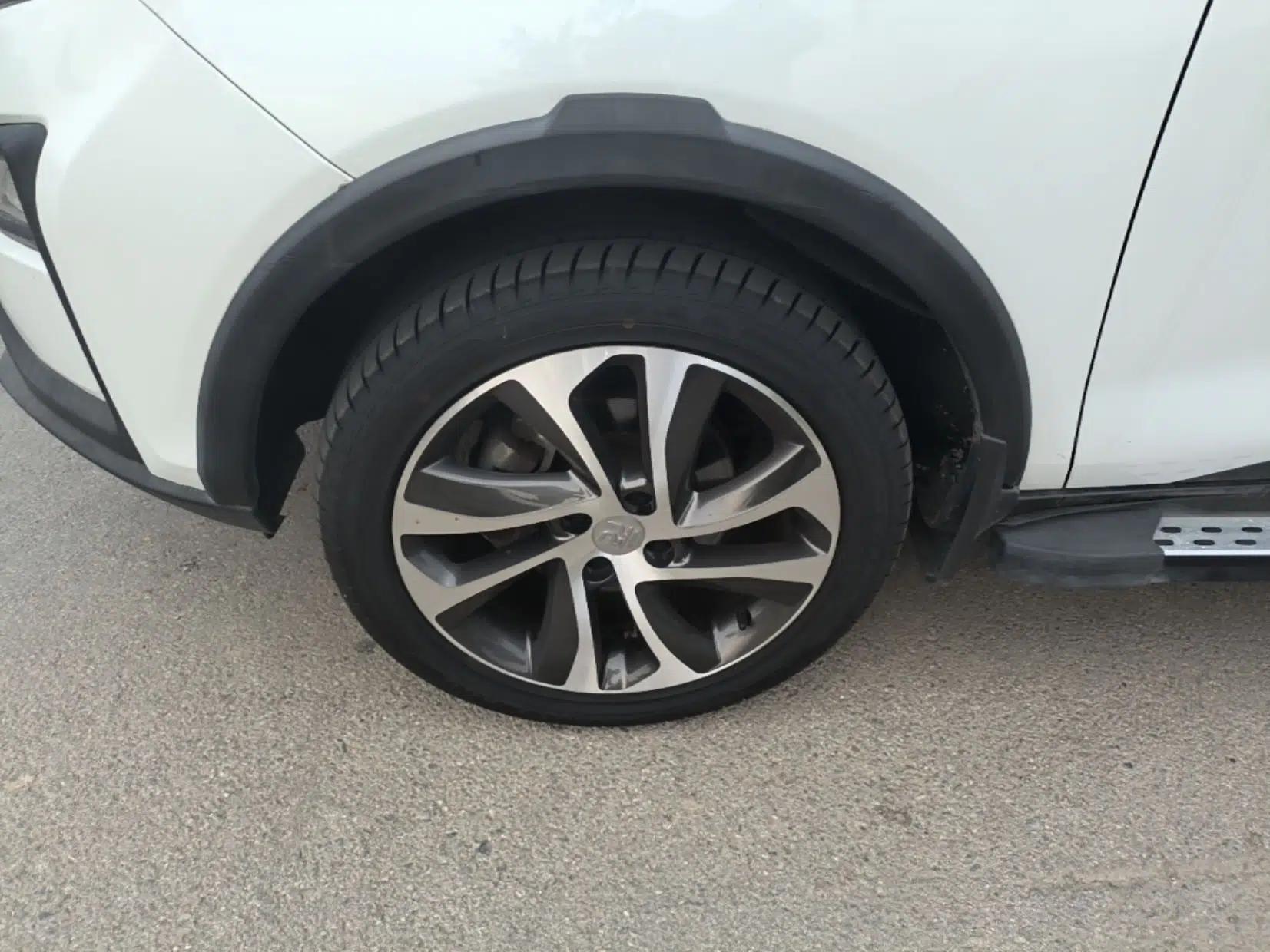 BYD Yuan 2017 1.5L Automatic Cool & Connected Model — миниатюра 10